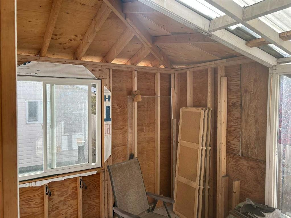 123 Centre Street, Torrington, AB - Indoor