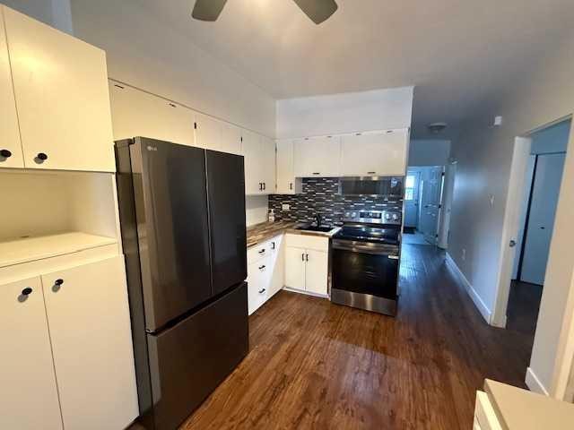 204B 9 Avenue Se, Drumheller, AB - Indoor Photo Showing Kitchen With Stainless Steel Kitchen