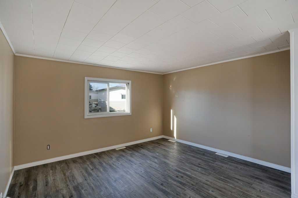 52 Lake Stafford Crescent, Brooks, AB