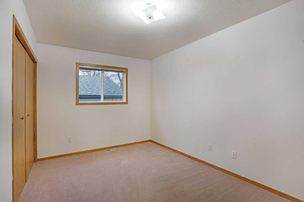 21 Pine Avenue West, Brooks, AB - Indoor Photo Showing Other Room