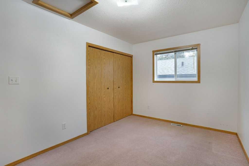 21 Pine Avenue West, Brooks, AB - Indoor Photo Showing Other Room