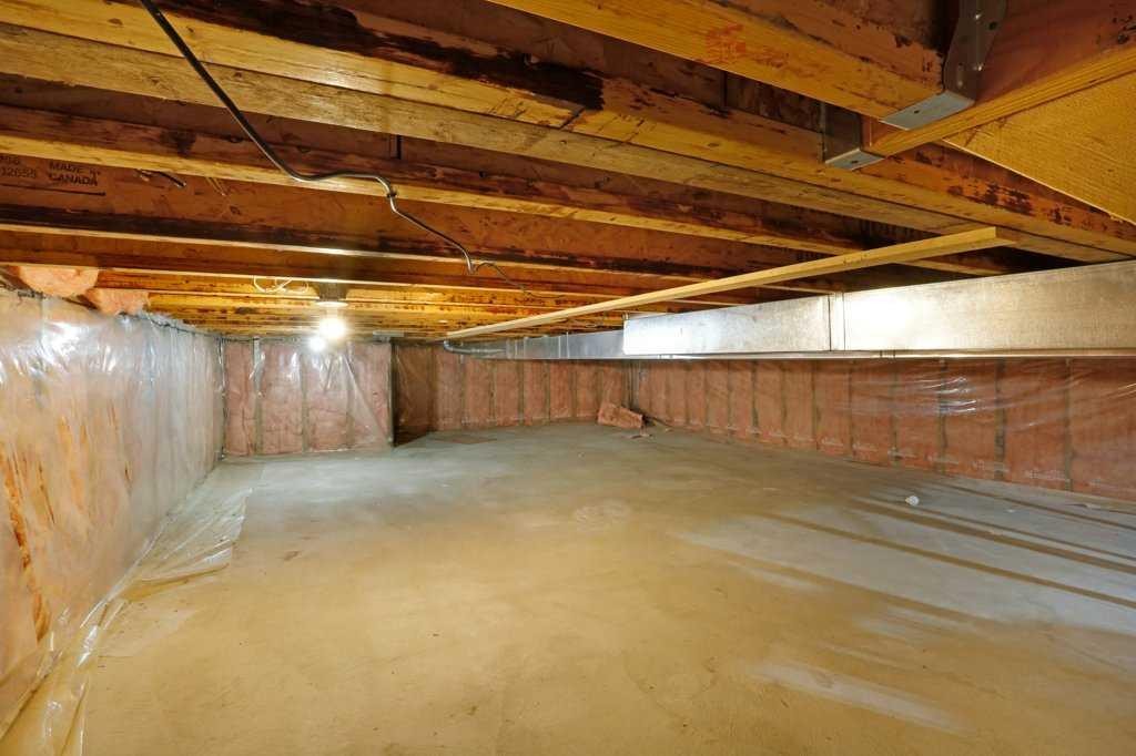 21 Pine Avenue West, Brooks, AB - Indoor Photo Showing Basement