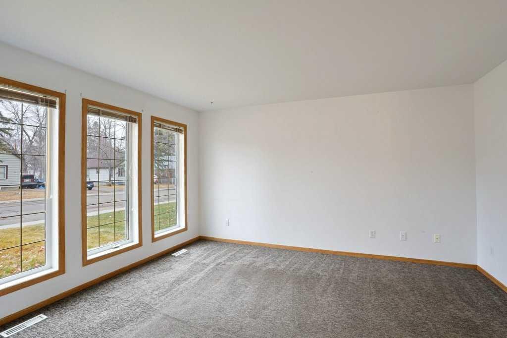 21 Pine Avenue West, Brooks, AB - Indoor Photo Showing Other Room
