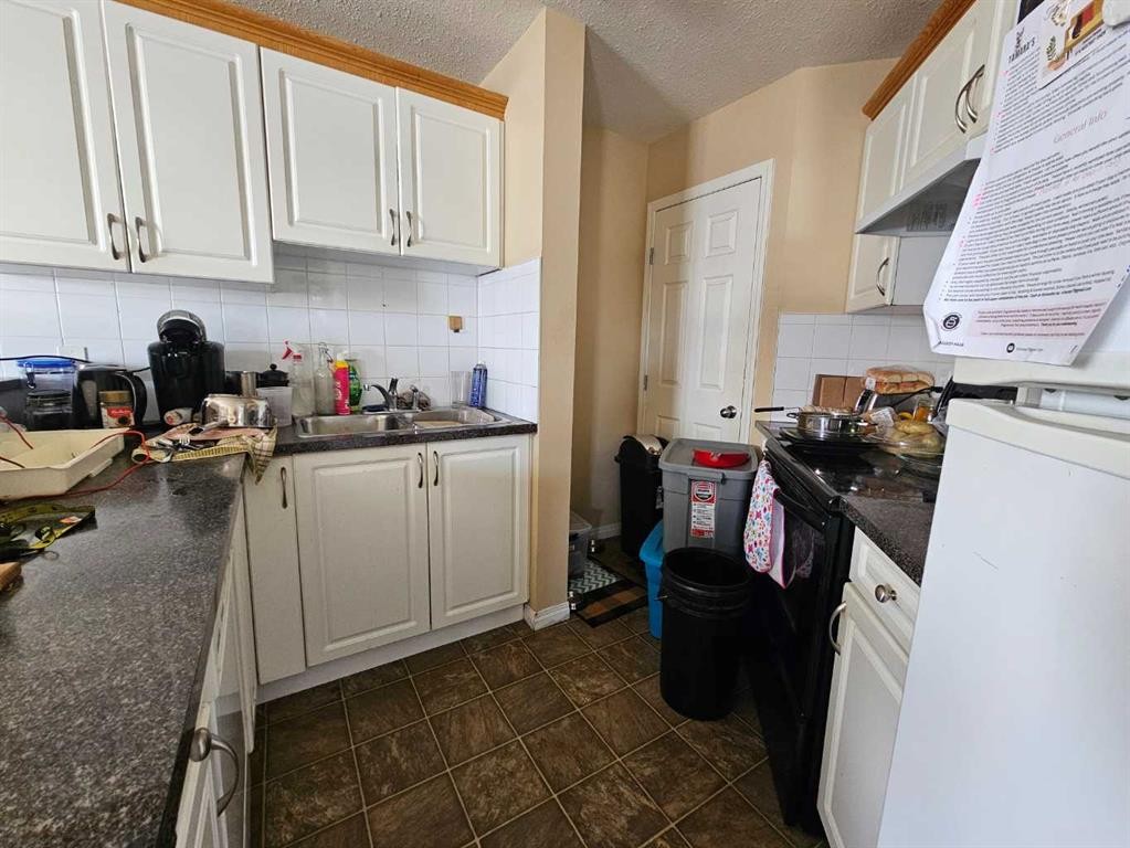 32A Sierra Drive, Olds, AB - Indoor Photo Showing Other Room