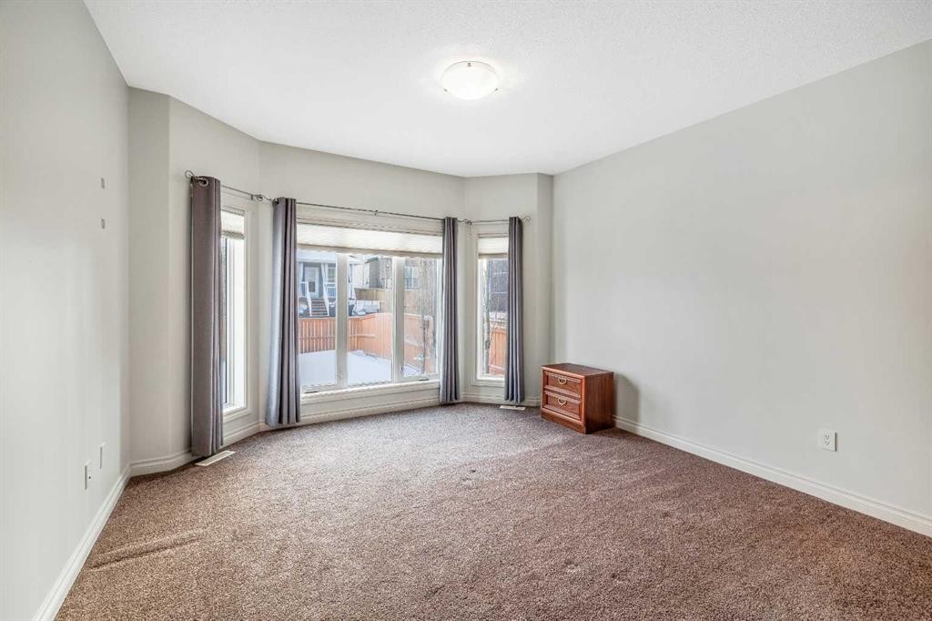 19 Viceroy Crescent, Olds, AB - Indoor Photo Showing Other Room