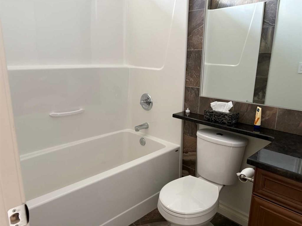 19 Viceroy Crescent, Olds, AB - Indoor Photo Showing Bathroom