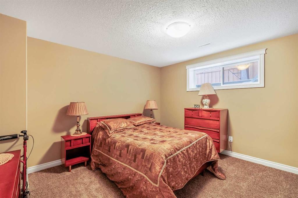 19 Viceroy Crescent, Olds, AB - Indoor Photo Showing Bedroom