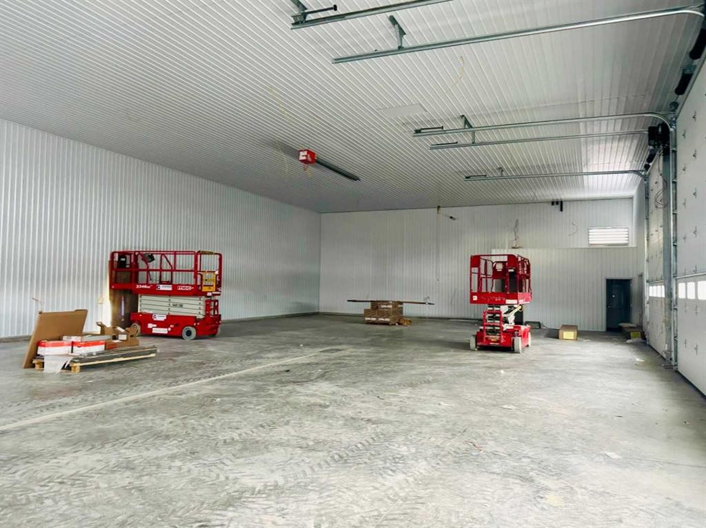 1212 30 Street North, Lethbridge, AB