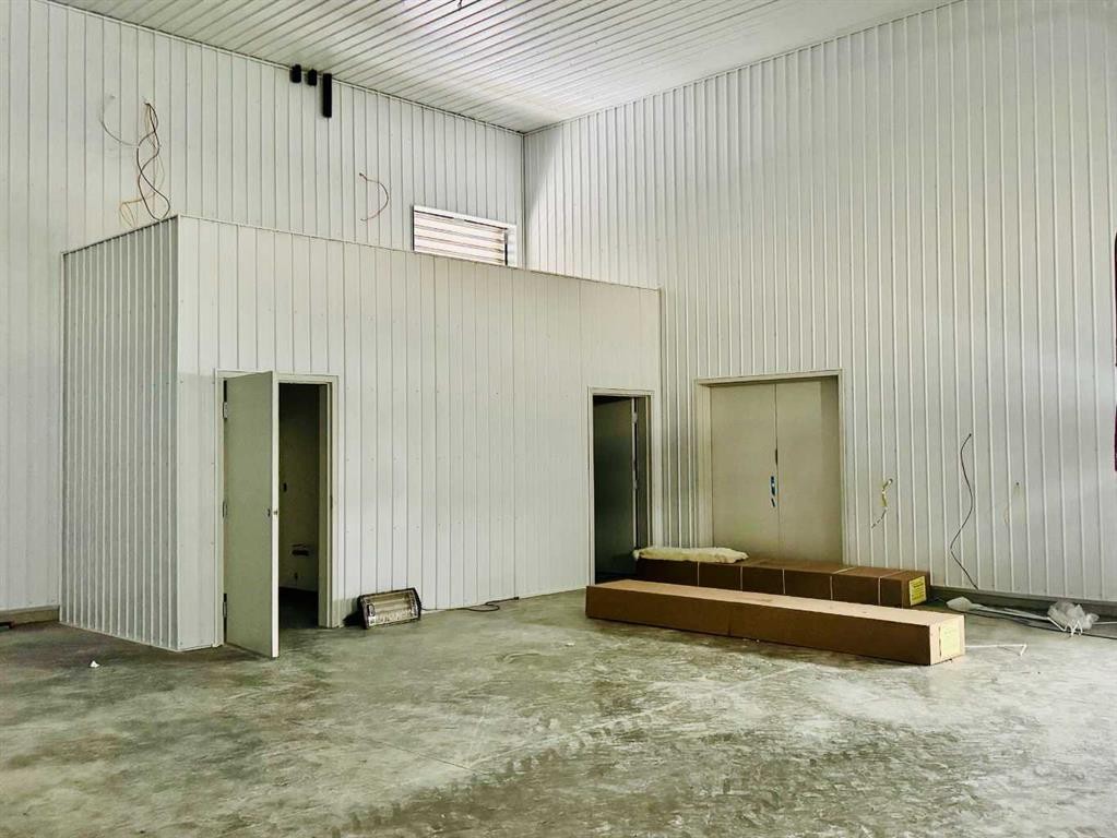 1212 30 Street North, Lethbridge, AB