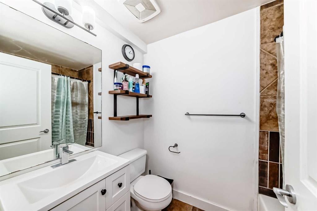 8-310 22 Avenue Sw, Calgary, AB - Indoor Photo Showing Bathroom