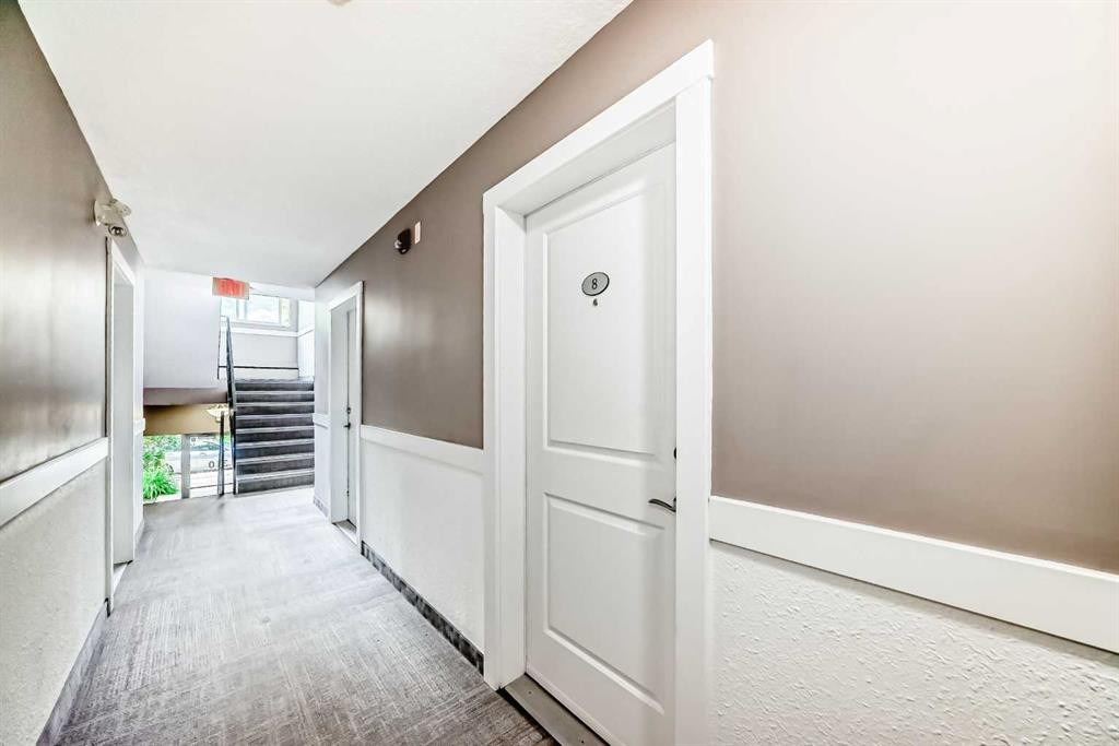 8-310 22 Avenue Sw, Calgary, AB - Indoor Photo Showing Other Room