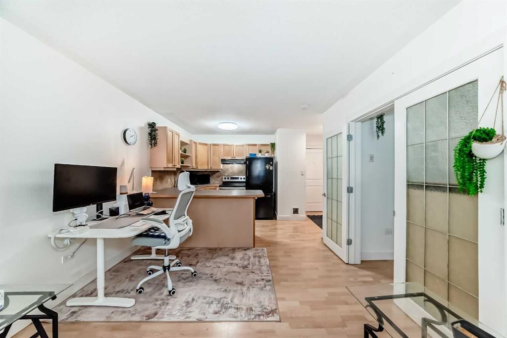 8-310 22 Avenue Sw, Calgary, AB - Indoor Photo Showing Office