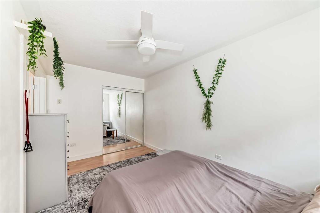 8-310 22 Avenue Sw, Calgary, AB - Indoor Photo Showing Bedroom