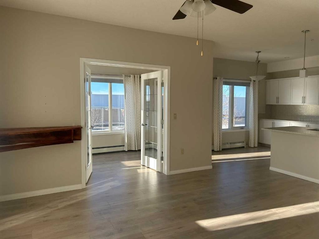 202-4403 67A Avenue, Olds, AB - Indoor Photo Showing Kitchen