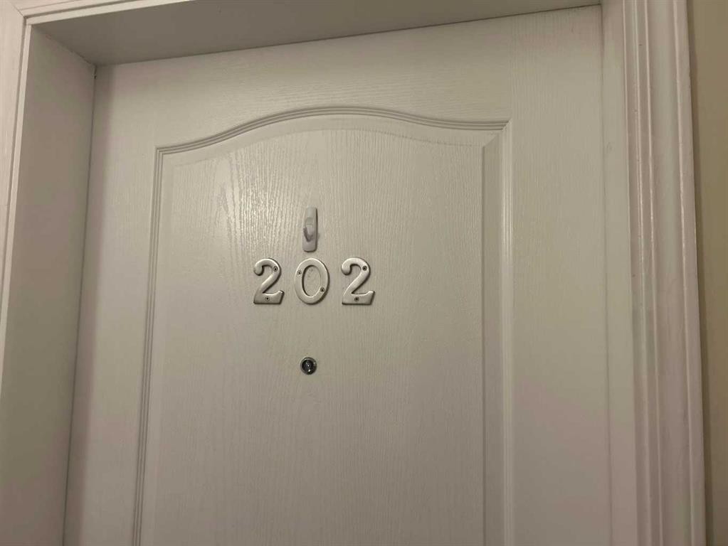 202-4403 67A Avenue, Olds, AB - Indoor Photo Showing Other Room