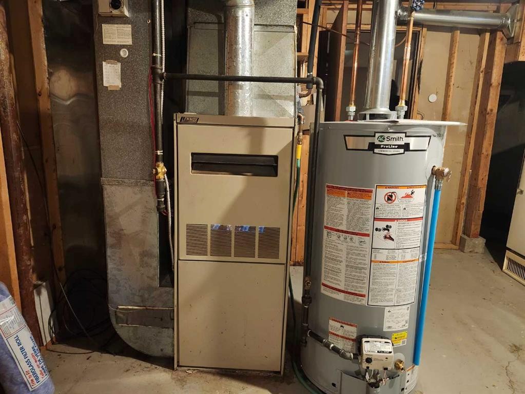 75 Hunts Crescent, Drumheller, AB - Indoor Photo Showing Basement