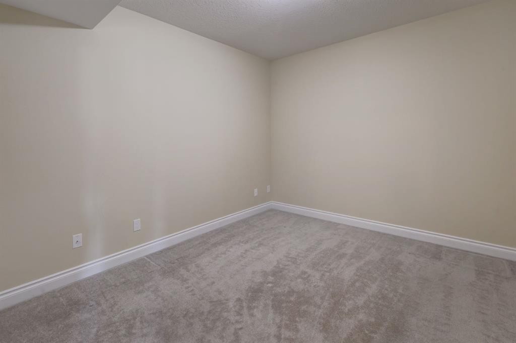 12 Garden Way, Drumheller, AB - Indoor Photo Showing Other Room