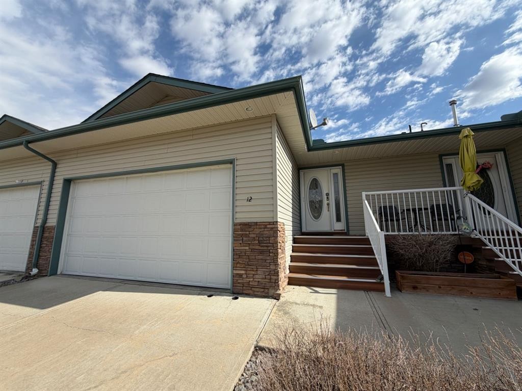12 Garden Way, Drumheller, AB - Outdoor