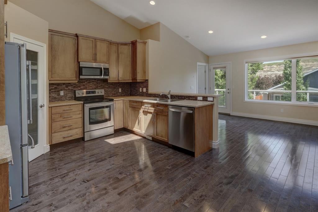 12 Garden Way, Drumheller, AB - Indoor Photo Showing Kitchen With Stainless Steel Kitchen With Double Sink