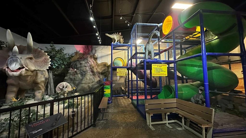 1381 Dinosaur Trail North, Drumheller, AB