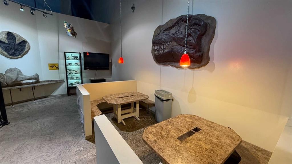 1381 Dinosaur Trail North, Drumheller, AB