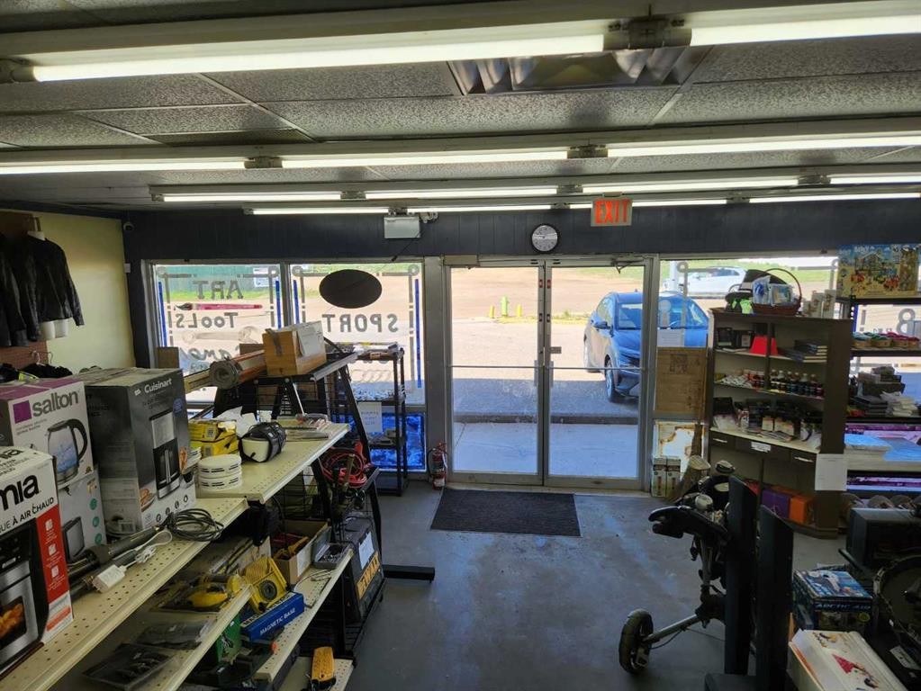 208 Railway Avenue East, Drumheller, AB