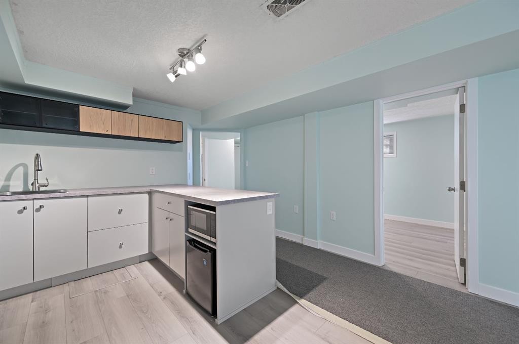 132 17 Avenue Nw, Calgary, AB