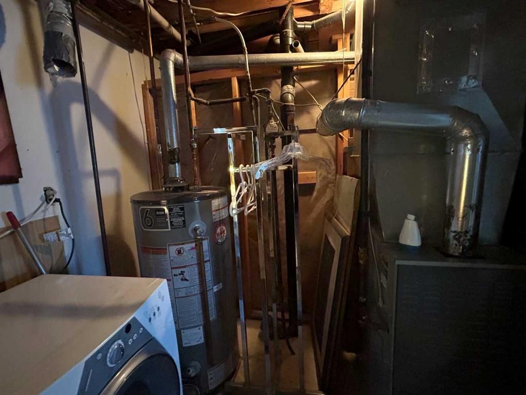 4529 Shannon Drive, Olds, AB - Indoor Photo Showing Laundry Room