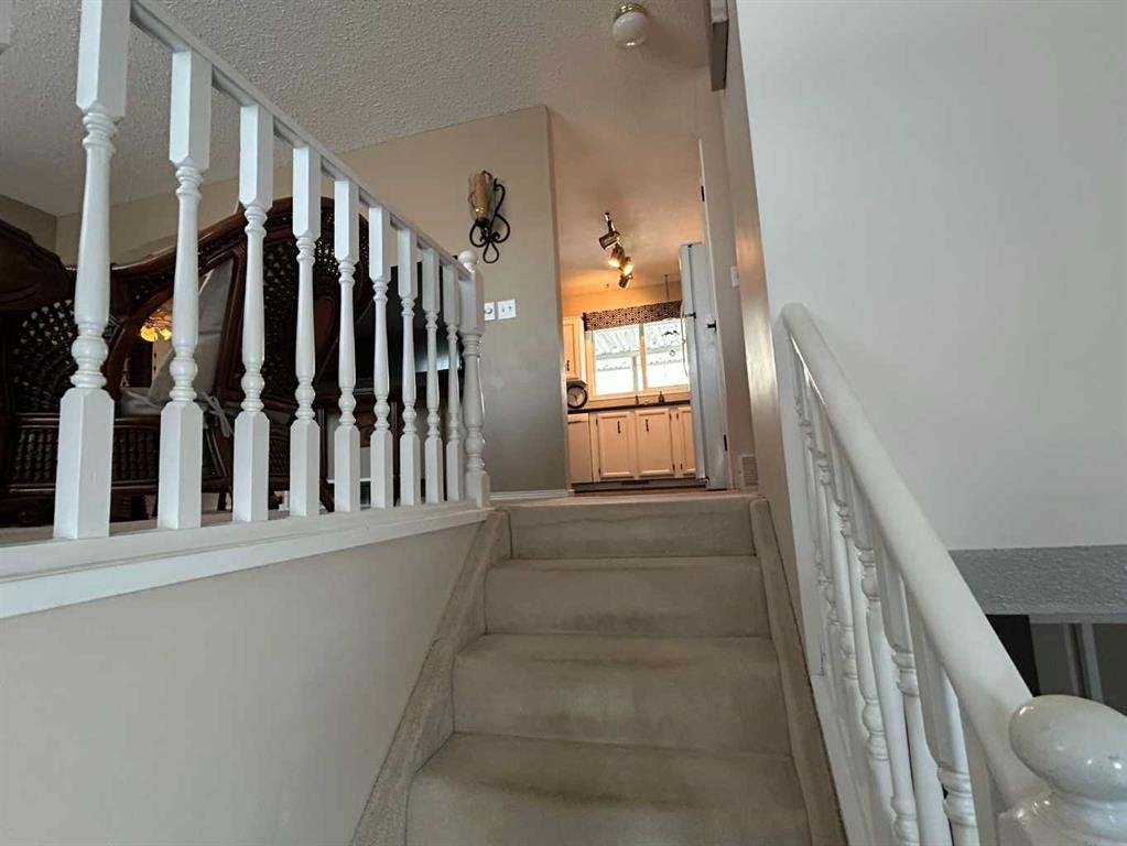 4529 Shannon Drive, Olds, AB - Indoor Photo Showing Other Room