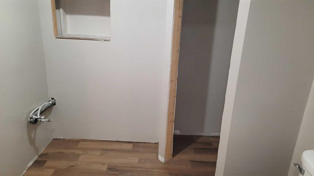 240 2 Avenue, Drumheller, AB - Indoor