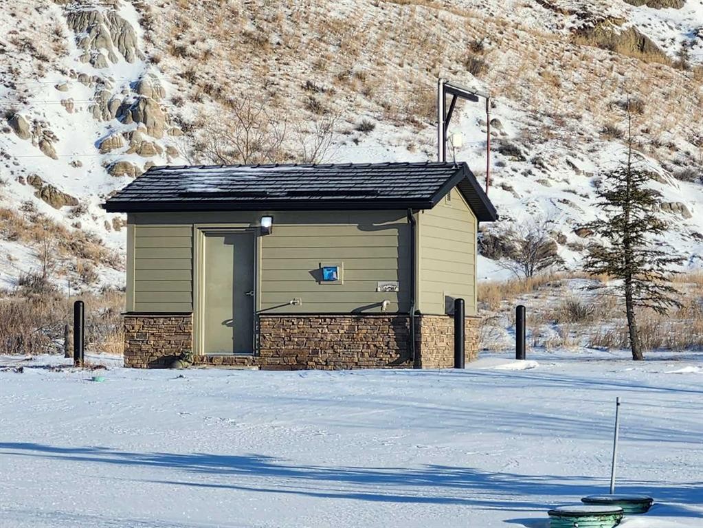 240 2 Avenue, Drumheller, AB - Outdoor