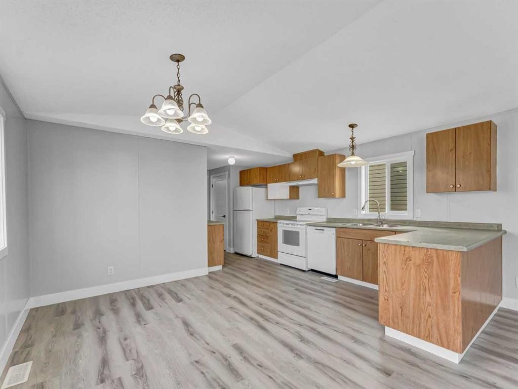 57 Maple Drive West, Brooks, AB