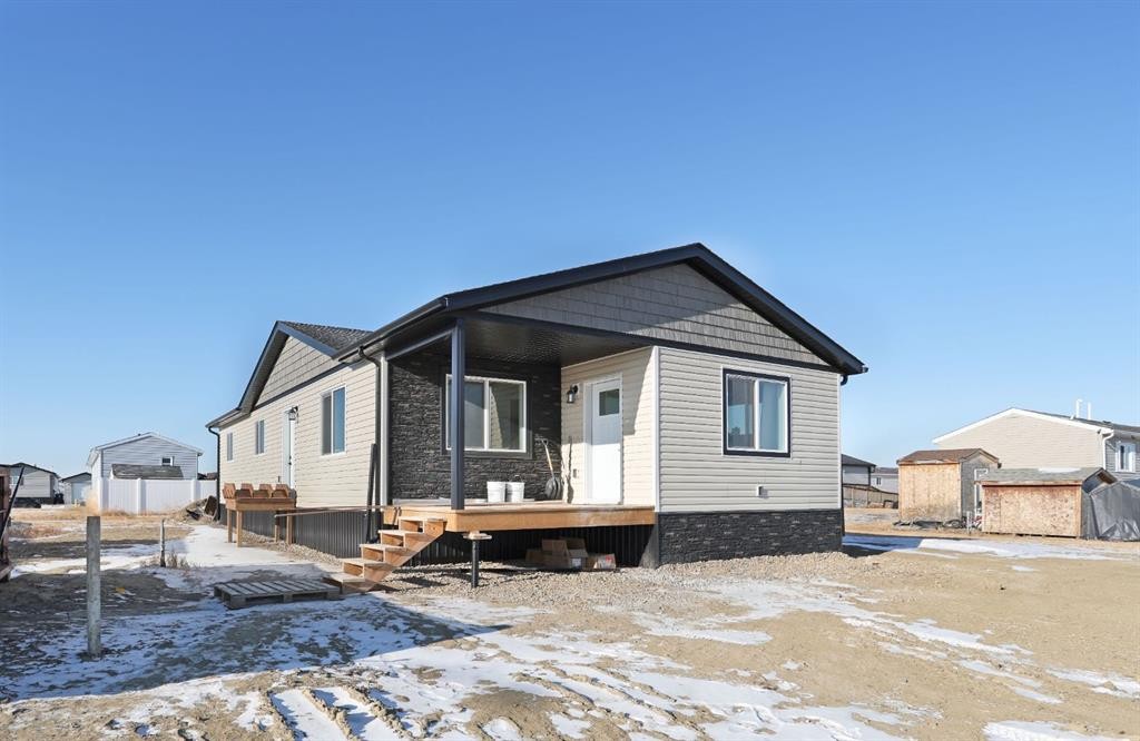 98 Meadowplace Drive, Brooks, AB - Outdoor
