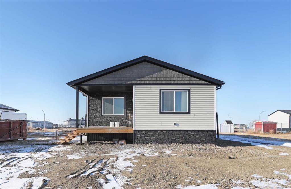 98 Meadowplace Drive, Brooks, AB - Outdoor
