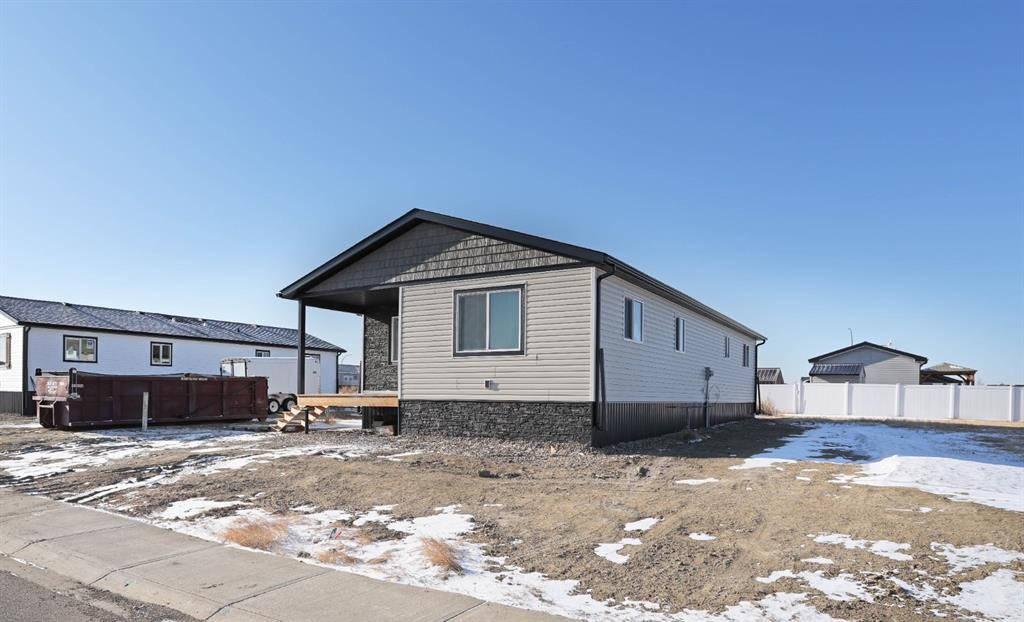 98 Meadowplace Drive, Brooks, AB - Outdoor With Exterior