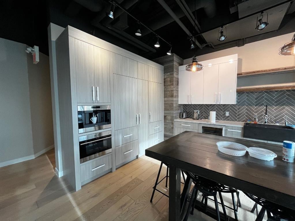 305-3223 5 Avenue Ne, Calgary, AB