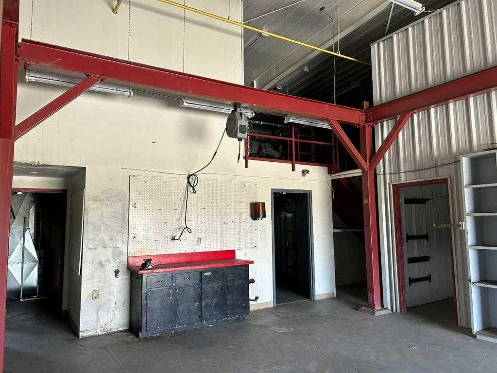 4516 Highway 27, Rural Mountain View County, AB