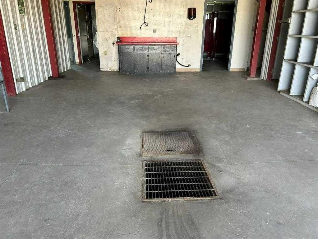 4516 Highway 27, Rural Mountain View County, AB