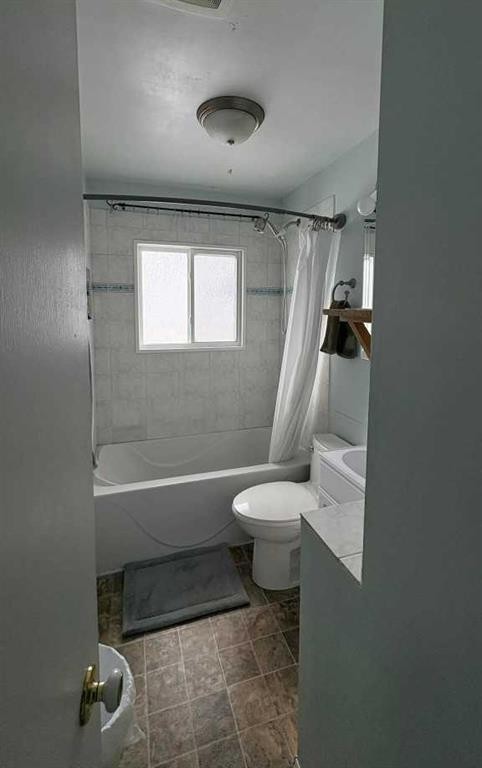 4817 Windsor Avenue, Coronation, AB - Indoor Photo Showing Bathroom