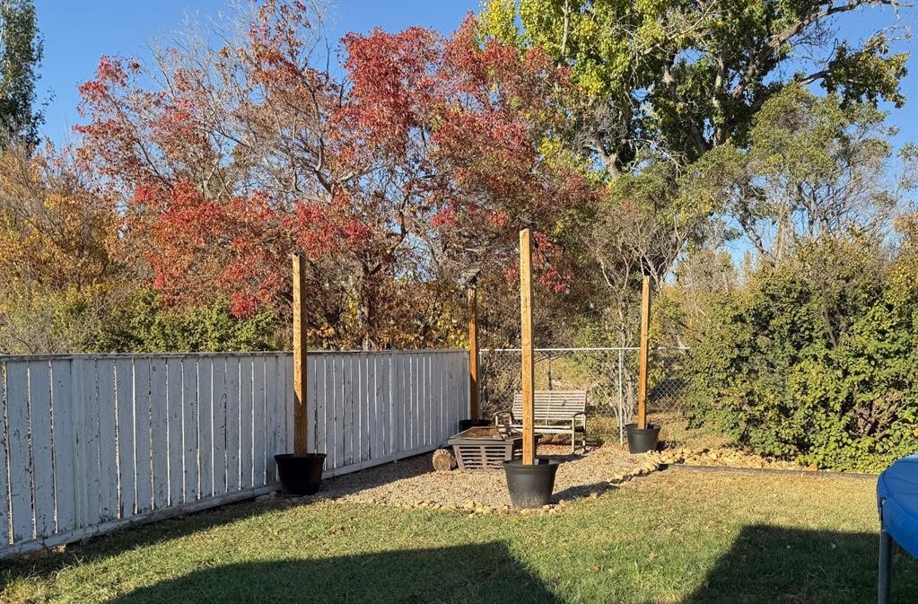 1148 Newcastle Road, Drumheller, AB