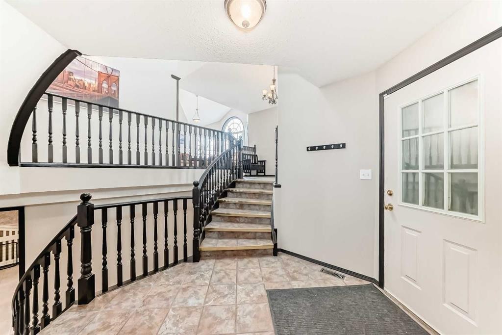 5 Chinook Crescent, Beiseker, AB - Indoor Photo Showing Other Room