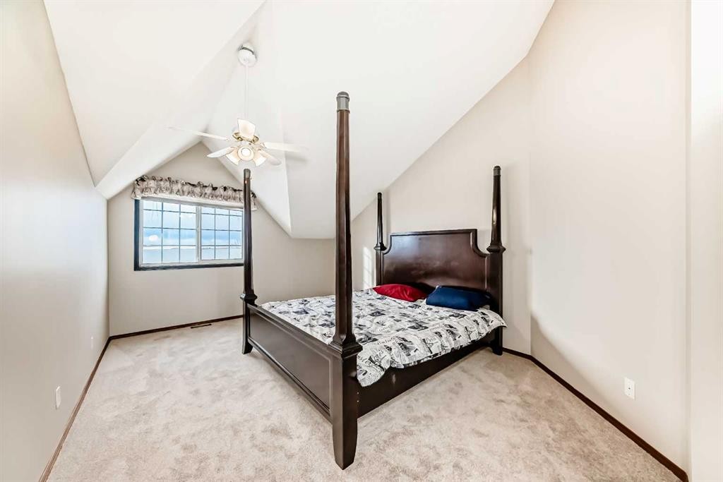 5 Chinook Crescent, Beiseker, AB - Indoor Photo Showing Bedroom