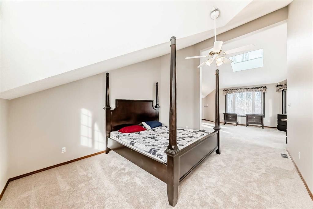 5 Chinook Crescent, Beiseker, AB - Indoor Photo Showing Bedroom