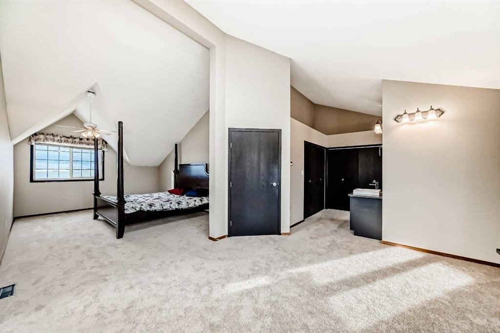 5 Chinook Crescent, Beiseker, AB - Indoor