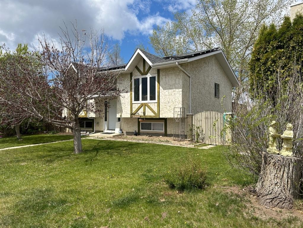 44 Wildrose Crescent West, Brooks, AB - Outdoor With Deck Patio Veranda
