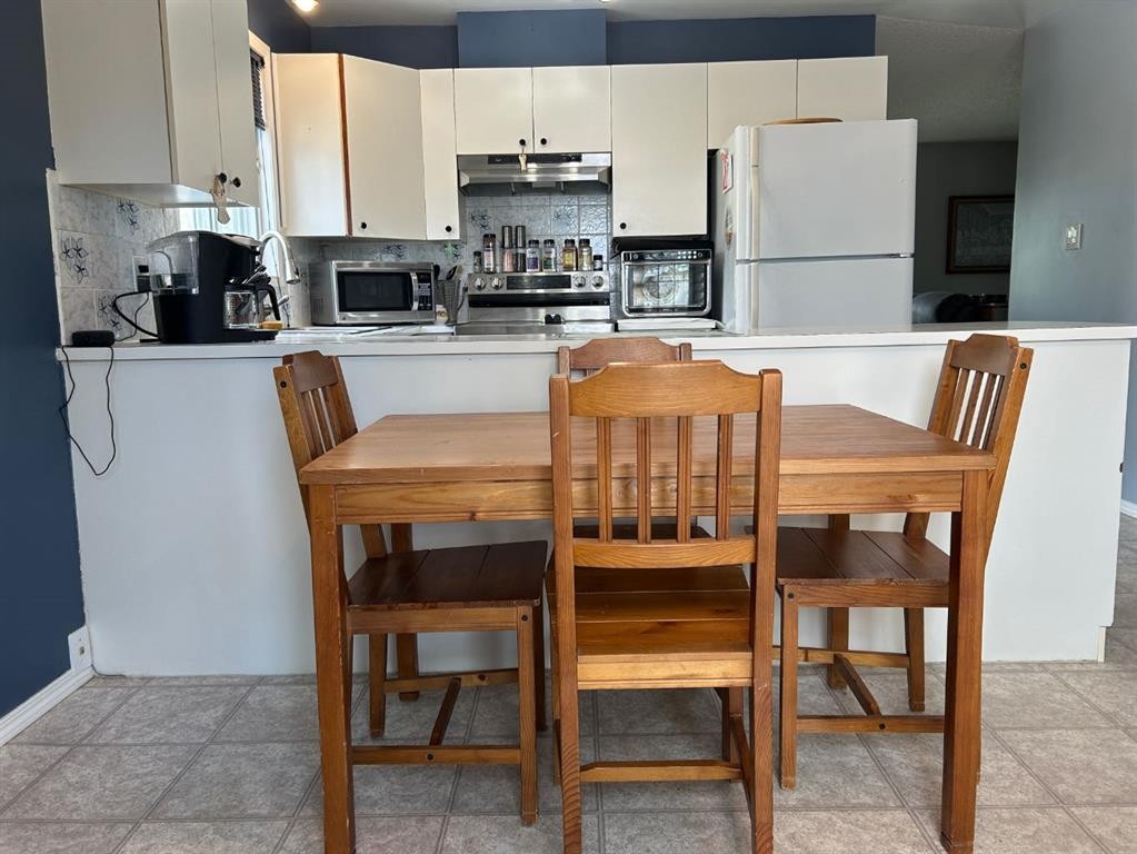 44 Wildrose Crescent West, Brooks, AB - Indoor