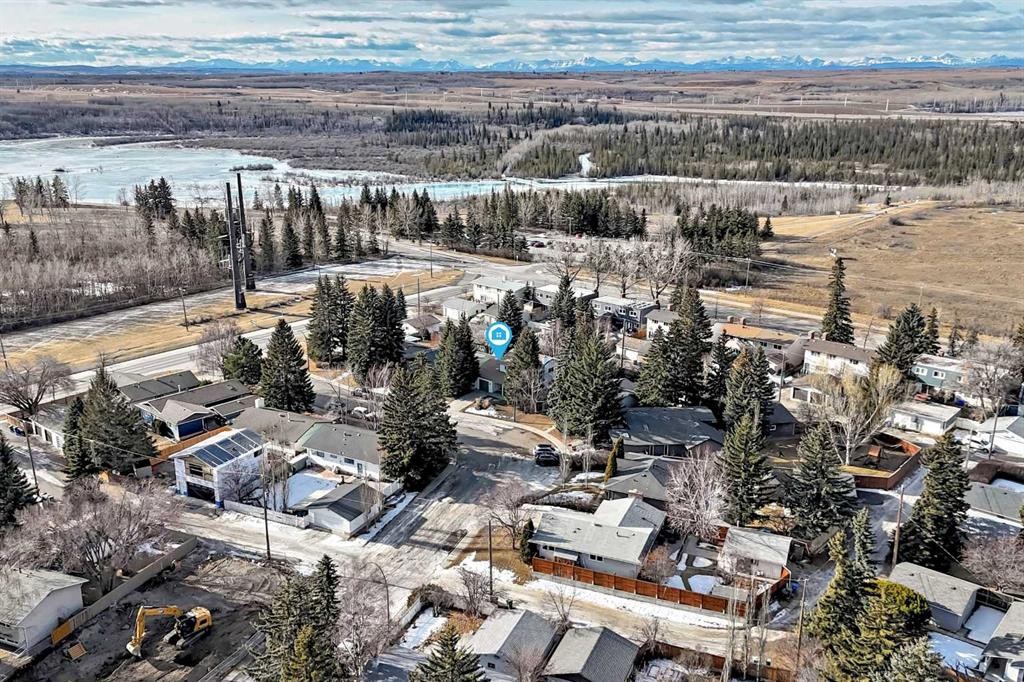 6623 Lethbridge Crescent Sw, Calgary, AB - Outdoor With View