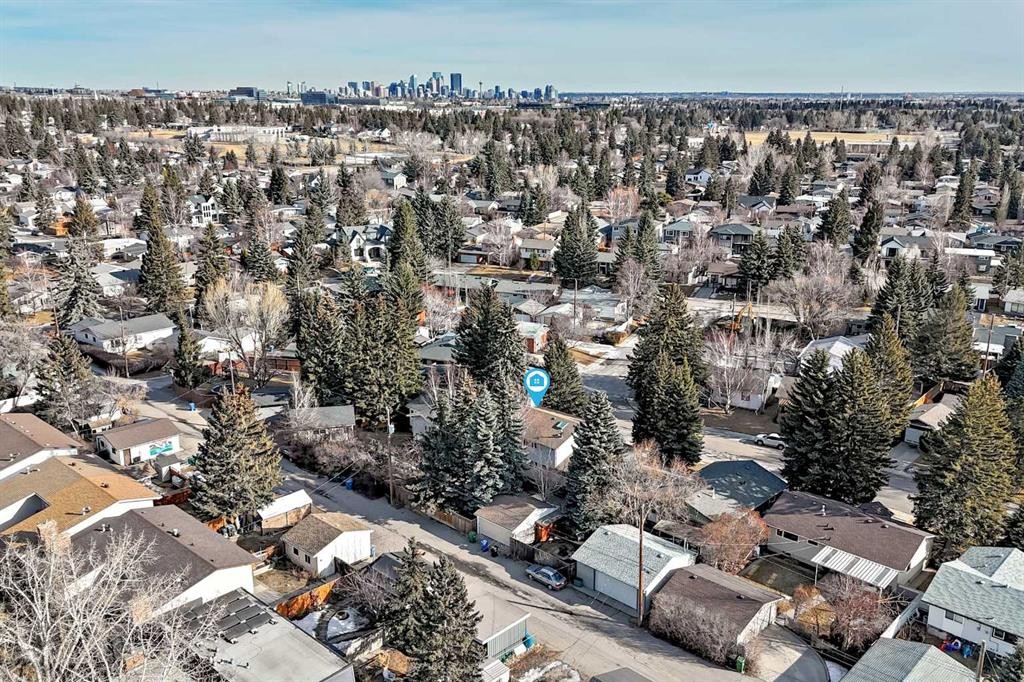 6623 Lethbridge Crescent Sw, Calgary, AB - Outdoor With View