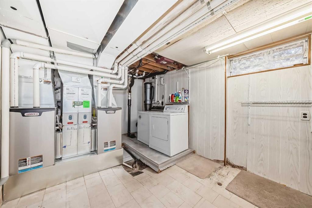 6623 Lethbridge Crescent Sw, Calgary, AB - Indoor Photo Showing Laundry Room
