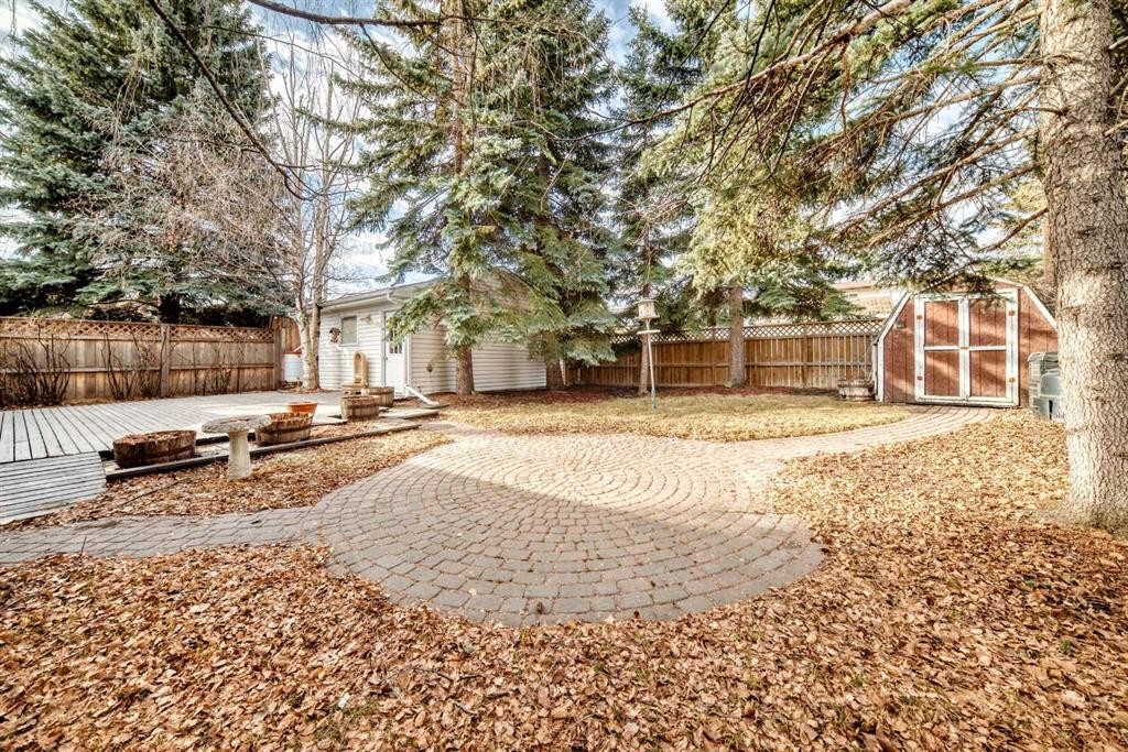 6623 Lethbridge Crescent Sw, Calgary, AB - Outdoor